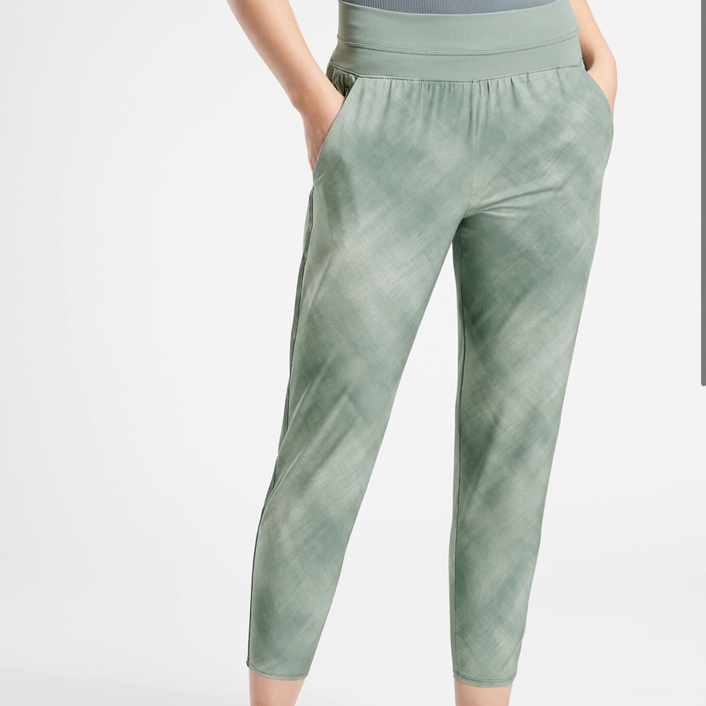 BRAND NEW! Athleta Nolita Slim Tapered Printed Crop Pant